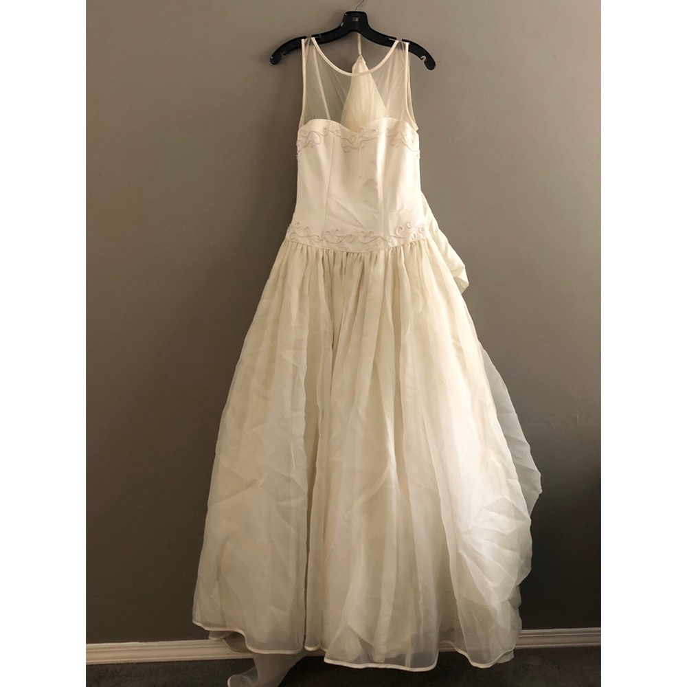 Paloma Blanca Wedding Dress